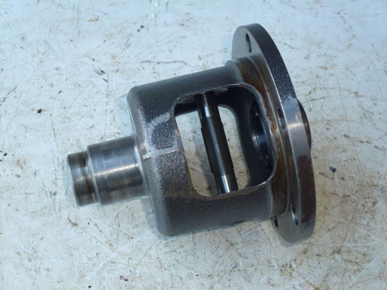 Picture of Differential Case M807844 John Deere 4100 4010 4110 4115 2520 2720 2027R 2032R