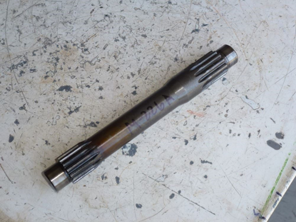 Picture of 4WD Axle Vertical Gear Case Shaft 76-7650 Toro 6500D 6700D 455D 3500D 335D Mower