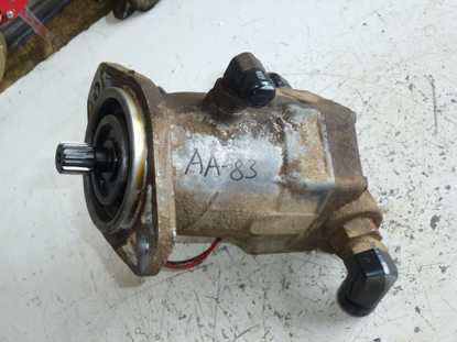 Picture of RH Right Front Hydraulic Drive Motor 93-7476 Toro ReelMaster 6500D 6700D Mower Eaton