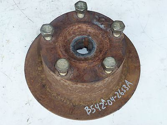 Picture of Front Wheel Hub M122378 John Deere 2653A 2653B F620 F680 500 Reel Mower