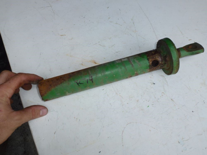 Picture of Hand Lift Spring Follower AC1605E John Deere 972 15A 16A Rotary Silage Chopper