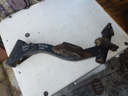 Picture of Front Center Reel Lift Arm 110-0991 Toro 5210 5410 5510 5610 Mower Middle 1100991