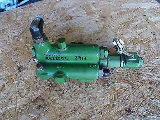 Picture of 1/4" Manual Hydraulic Valve w/ Electric Solenoid Detent John Deere 3225B 3235B