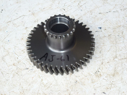 Picture of PTO Shaft Gear M807601 John Deere 4100 4110 Tractor Transmission Transaxle