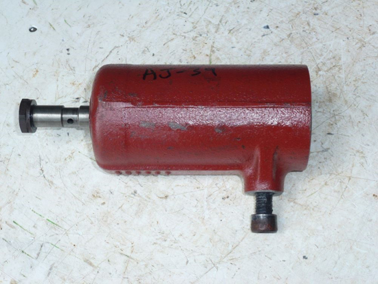 Picture of 3 Point Lift Cylinder M807705 AM879399 John Deere 4100 Tractor