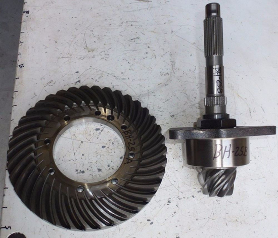 Picture of Ring & Pinion Gears Shaft 7x37T 6242811M91 Agco Challenger MT285B MT295B Tractor Massey Ferguson