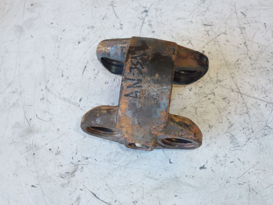 Picture of Front Axle U-Joint Yoke AL161373 John Deere Tractor L157627