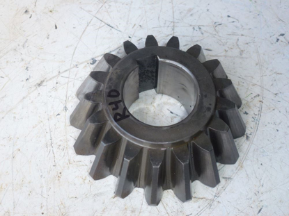 Picture of Gearcase Bevel Gear E82688 John Deere 920 925 926 930 935 936 Disc Mower Conditioner MoCo