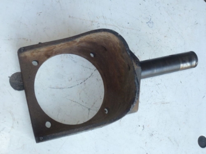 Picture of Rear Motor Housing Spindle 107-4517-03 Toro 5210 5410 5510 5610 Mower 107-4516 161-5128