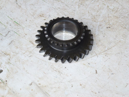 Picture of Counter Shaft Gear M807656 John Deere 4100 4110 Tractor Transaxle Transmission