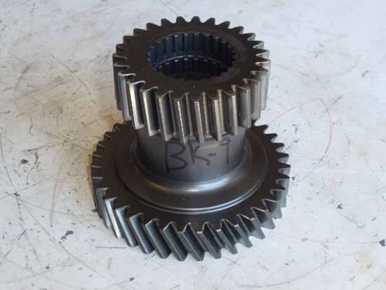 Picture of Transmission Drive Shaft Gear CH17615 John Deere 1250 1450 1650 Tractor