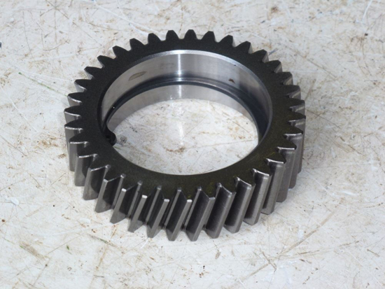 Picture of Counter Shaft Gear M807664 John Deere 4100 4110 Tractor Transaxle Transmission