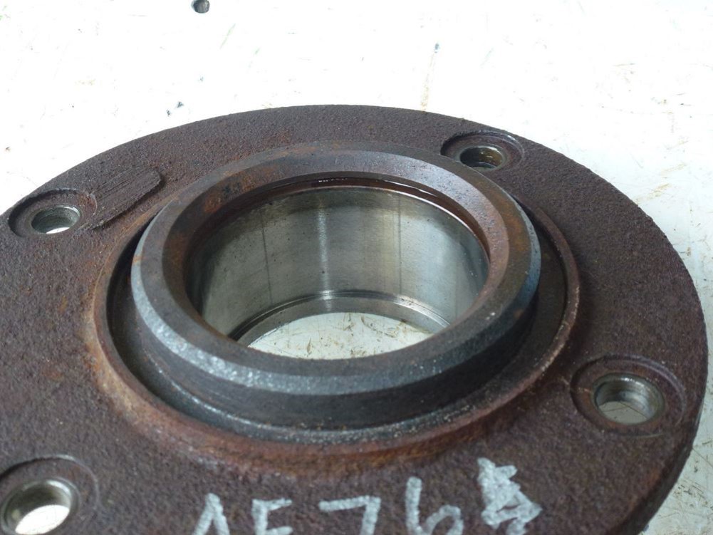 Eastern Triangle Enterprises LLC EStore. CutterBar Bearing Housing E91346 John Deere 930 920