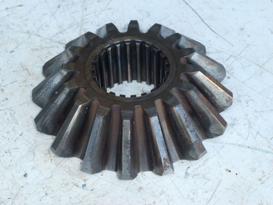 Picture of Pinion Gear in Gyrodine Hitch 56047600 Kuhn FC352G Disc Mower Conditioner 16T