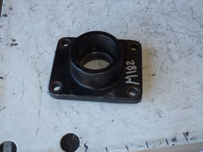 Picture of 4WD Axle Bearing Case 95-7535 Toro 5200D 5400D 5500D 228D 328D 3280D Mower