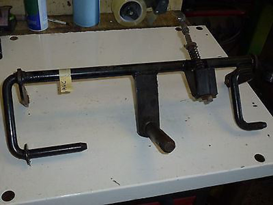 Picture of Left Reel Lift Yoke Holder 2811246 Jacobsen LF1880 Fairway Mower Center