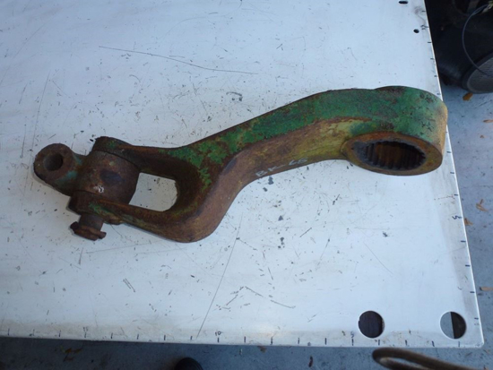 Picture of 3 Point Upper Lift Arm CH18889 John Deere 1450 1650 Tractor Draft Rockshaft