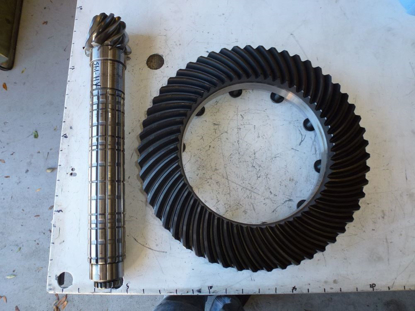 Picture of 10/53 Ring & Pinion Gears AL164687 John Deere Tractor L155689 L159186