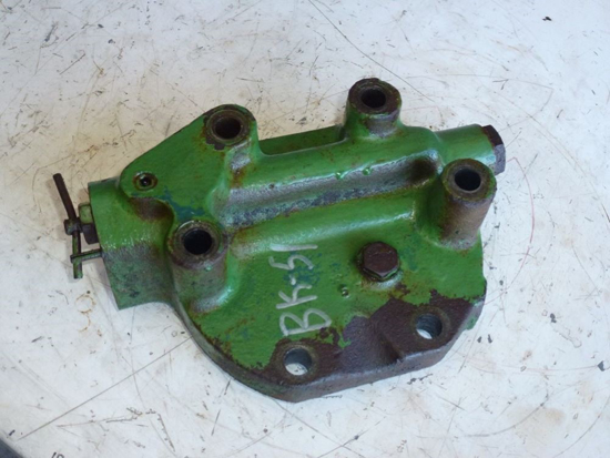 Picture of 3 Point Rockshaft Cylinder Cover Head CH18694 John Deere 1450 1650 Tractor