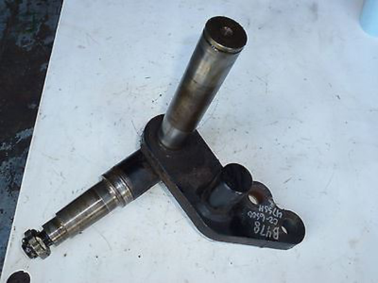 Picture of RH Right Rear 2WD Axle Spindle 92-9724-03 Toro 6500D 455D Mower 92-9724