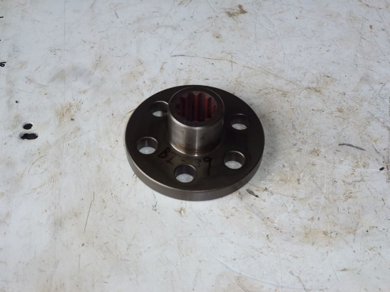 Picture of Flywheel Splined Hub 35080-14010 Kubota Tractor Transmission Input Spline 35080-14017