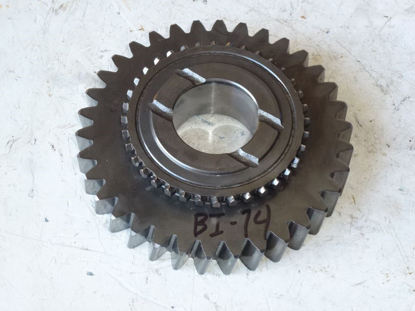 Picture of Range Shaft Gear 34T TD040-22620 Kubota Tractor