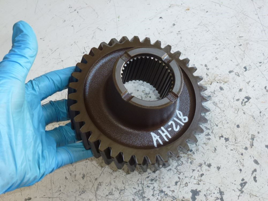 Picture of Transmission Gear 3C151-28280 35T Kubota Tractor