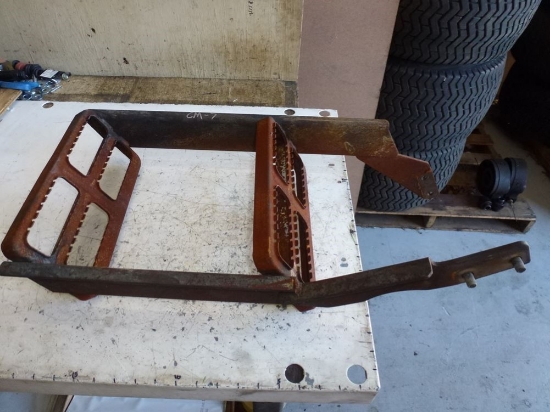 Picture of RH Right Step 3C651-87312 Kubota Tractor 3C651-87310 M9960 M8560 M7060 M6060