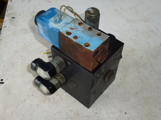 Picture of Mow Solenoid Valve TCA13925 John Deere 3245C Mower TCA15024 TCA15029