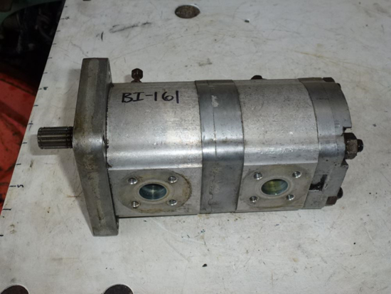 Picture of Hydraulic Pump 3A111-82202 Kubota M8200 M9000 Tractor 3A111-82204 3A111-82200
