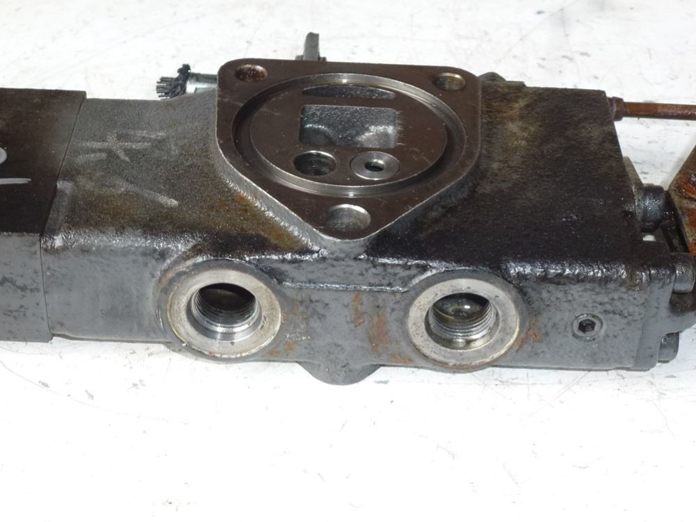 Eastern Triangle Enterprises LLC EStore. Hydraulic Auxiliary Control Valve SCD 3C08182542