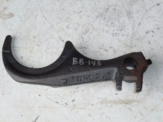 Picture of Transmission Shifter Fork T32142 John Deere Tractor R59032