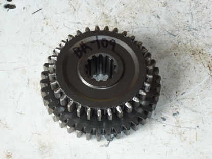 Picture of Transmission Gear SBA322361300 New Holland MC28 Mower 87763659