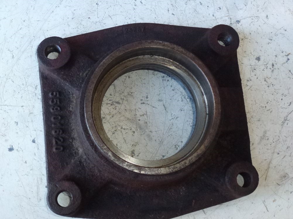 Eastern Triangle Enterprises LLC EStore. RH Right Outer Cutterbar Bearing Housing 277852 New