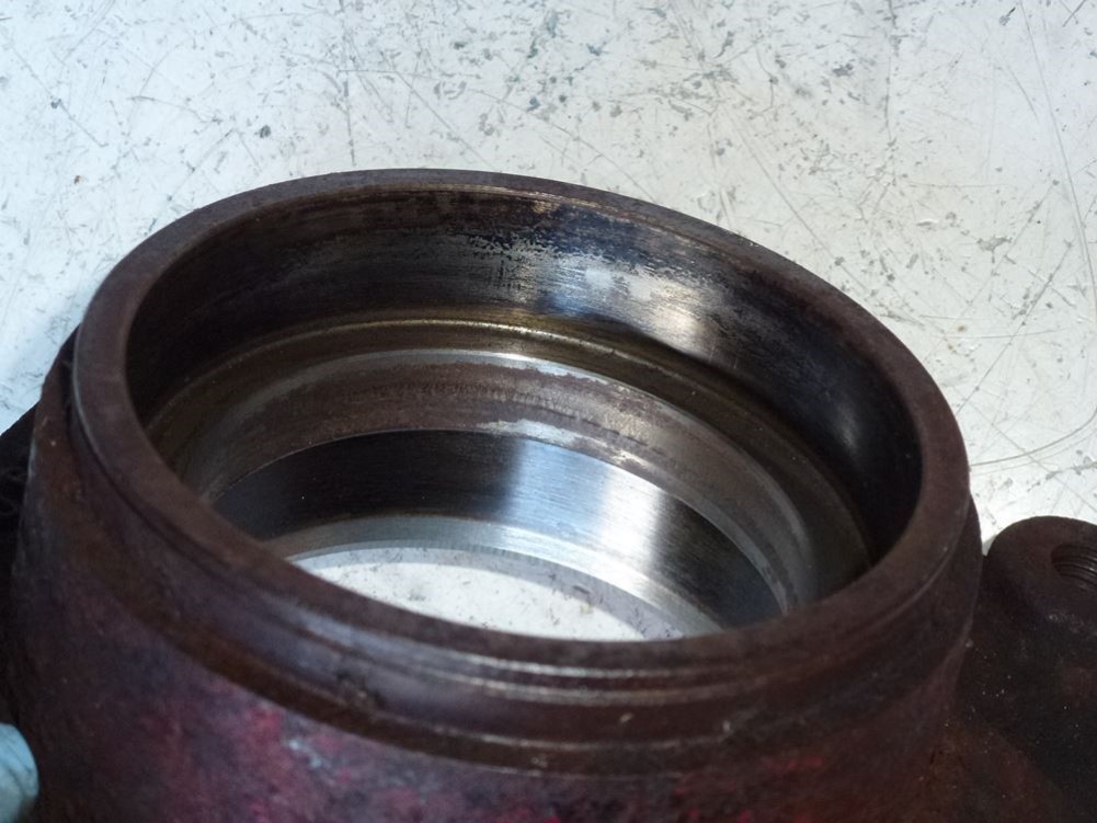 Eastern Triangle Enterprises LLC EStore. RH Right Outer Cutterbar Bearing Housing 277852 New