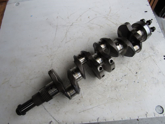 Picture of Kubota V1305-E Crankshaft off 2001 Diesel Engine Ransomes Jacobsen 5003317