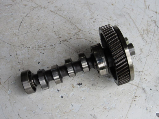 Picture of Kubota V1305-E Fuel Camshaft & Timing Gear off 2001 Diesel Engine Ransomes Jacobsen 5000896 2500968