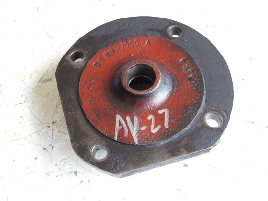 Picture of Ford D3NN7A284A Bearing Retainer Housing Quill D1NN7050A 8600 Tractor 83908053 D1NN7A284A