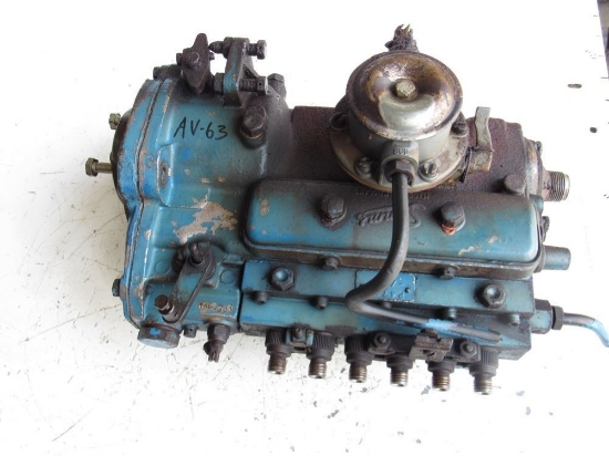 Picture of Ford D7NN9A543N Fuel Injection Pump 8600 Tractor (For Parts/Not Working)