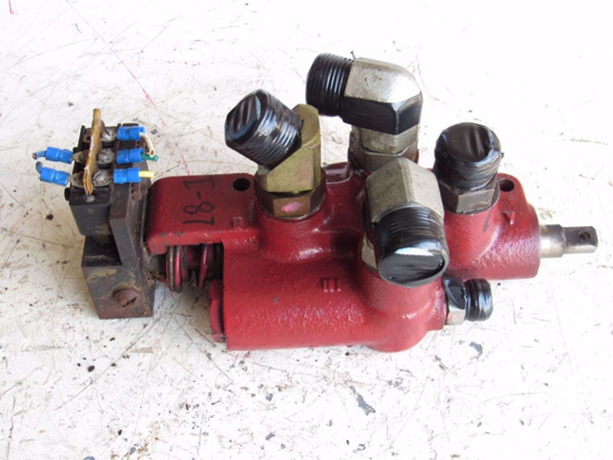 Picture of Toro 63-4800 Hydraulic Reel Motor Control Spool Valve 4000D 4500D 450D Reelmaster Mower