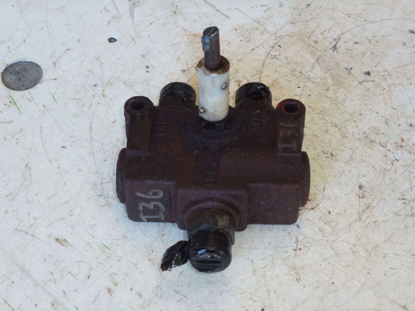 Picture of Toro 58-5490 Hydraulic Reel Flow Control Valve 4000D 4500D 450D Reelmaster Mower