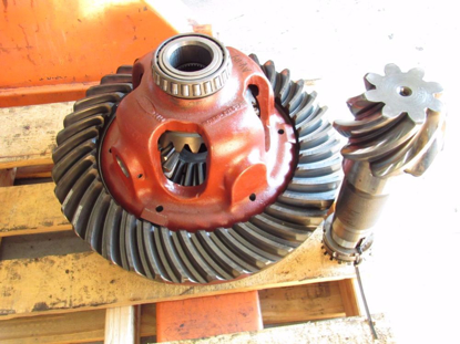 Picture of Ford D0NN4209F D6NN4213A C7NN4A162A C7NN4236A Differential w/ Ring & Pinion Gears 8600 Tractor