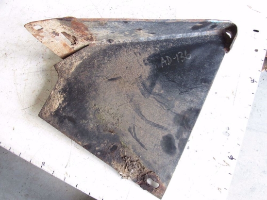 Picture of Agco Hesston Massey Ferguson 527692 Divider Skid Shoe 1004 1005 1006 1007 1008 Disc Mower 5407 5408 5409 5410 New Idea 526468