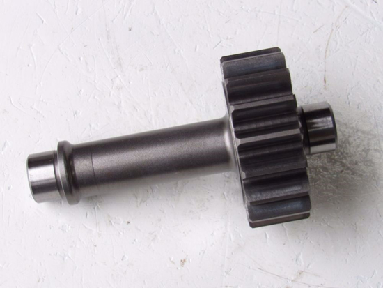 Picture of Kubota TA040-225050 Shaft Gear 17T to Tractor