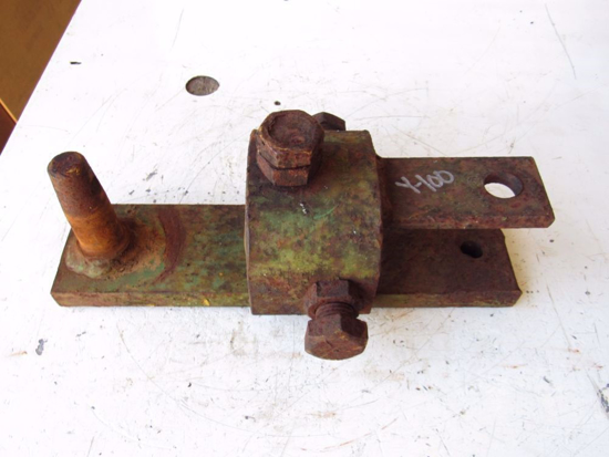 Picture of John Deere AE32196 Equal Angle Hitch 1207 1209 1214 Mower Conditioner