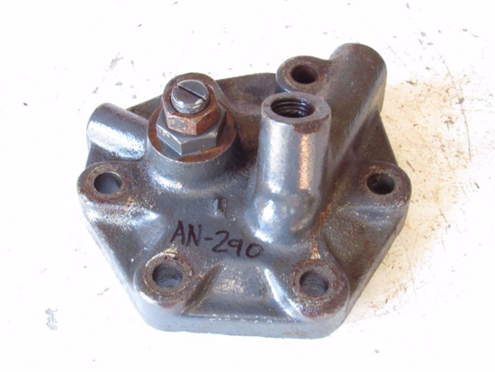 Picture of Kubota 3A011-82500 Rockshaft Hydraulic Cylinder Head Cover to Tractor