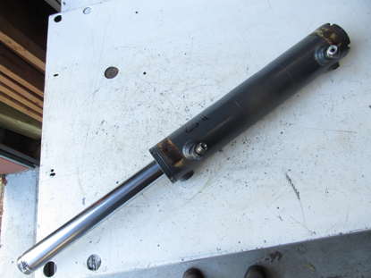 Picture of Kubota 3F740-63882 Front Steering Hydraulic Cylinder to Tractor YW392-00102 YW392-00103
