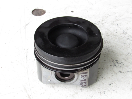 Picture of Kubota 1J574-21110 Piston to Tractor Engine 1J574-21112