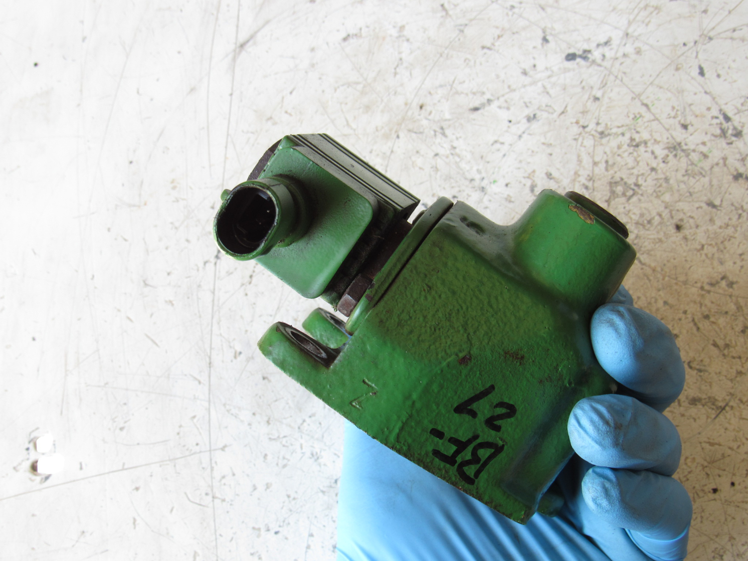 Eastern Triangle Enterprises LLC EStore. John Deere L80101 RE54872