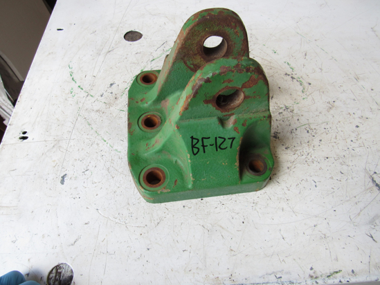Picture of John Deere L100881 Top Link Bracket